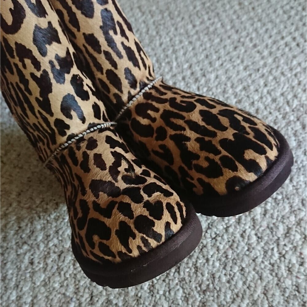 UGG Australia Classic Short Boots Exotic Print Cheetah Size 6 - Picture 5 of 9